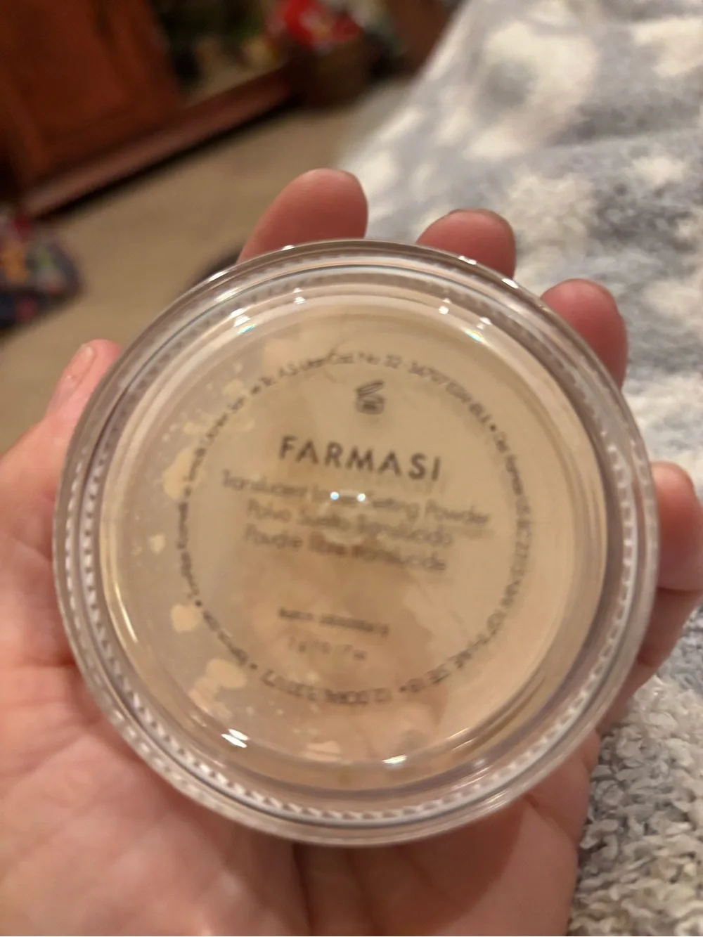 Farmasi lightweight translucent